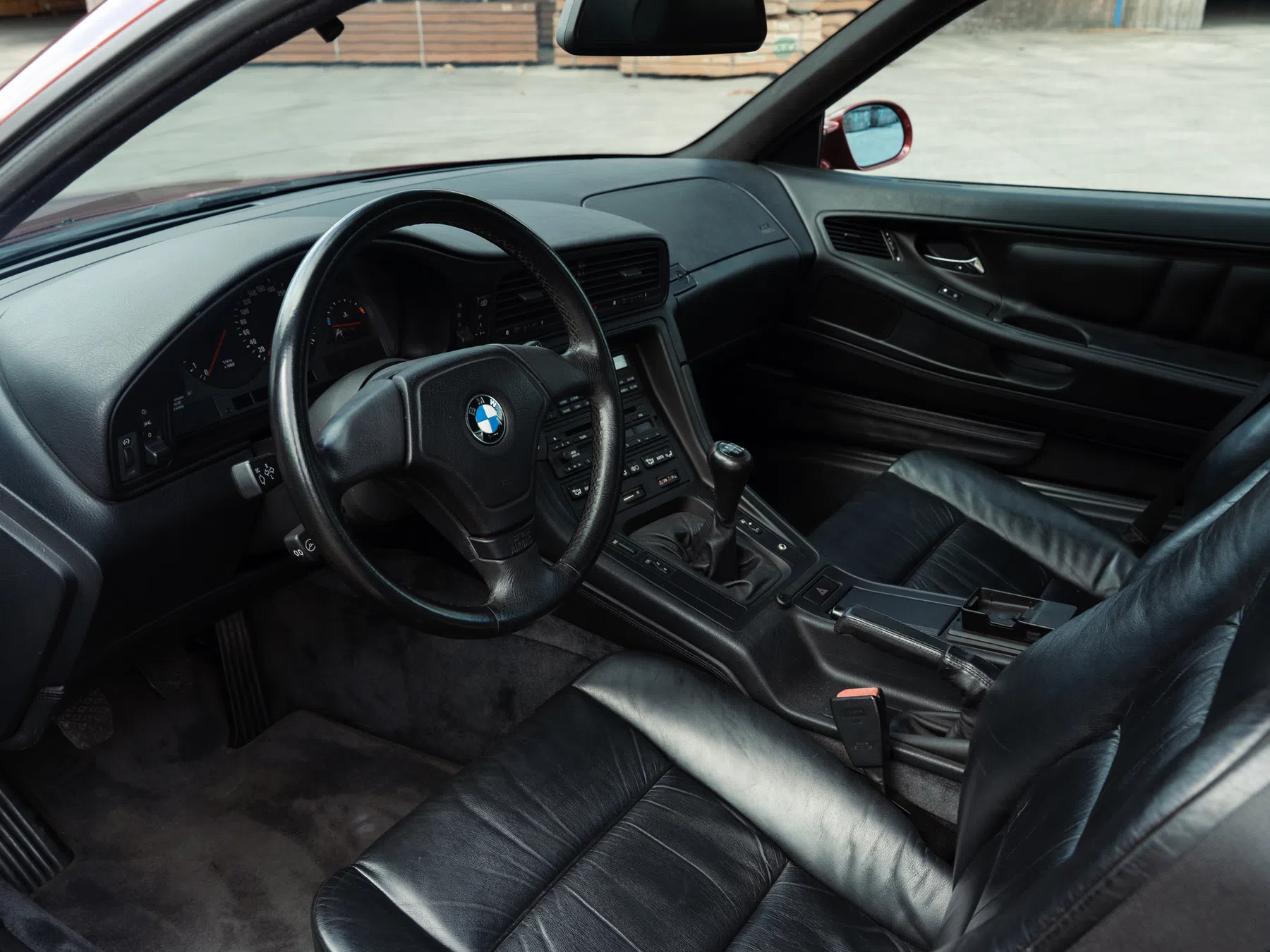 BMW 850CSi rood